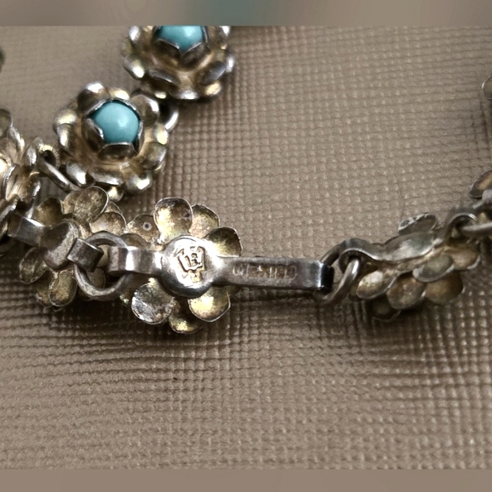 Full Set - Rare ANTIQUE Silver & Turquoise Bracelet, Screw Back Earrings, Brooch - Picture 5 of 9